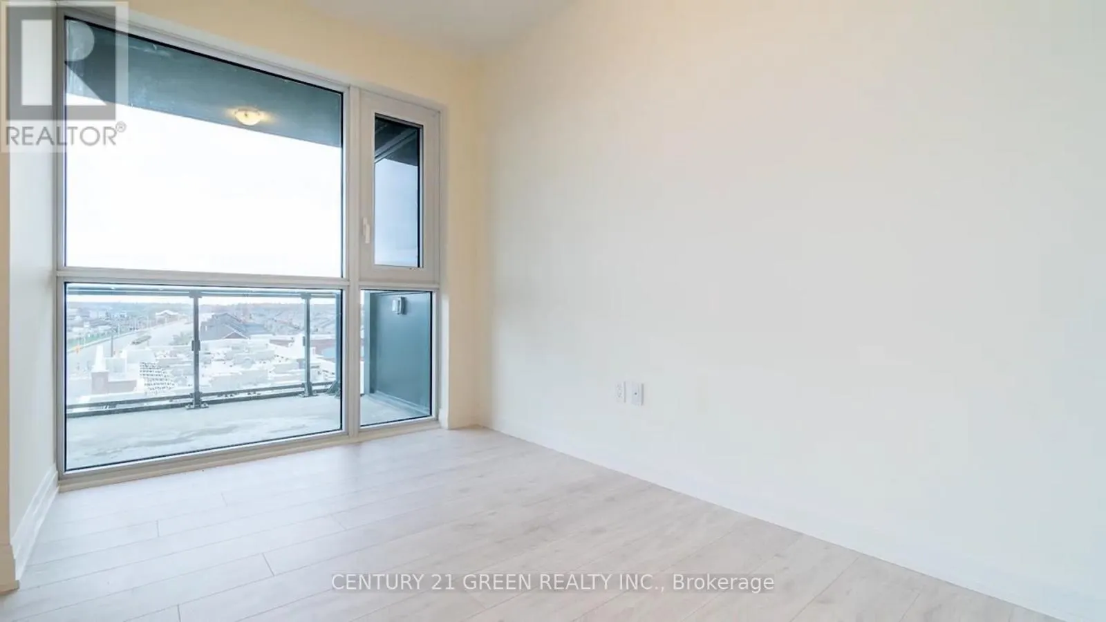 506 - 509 DUNDAS STREET W