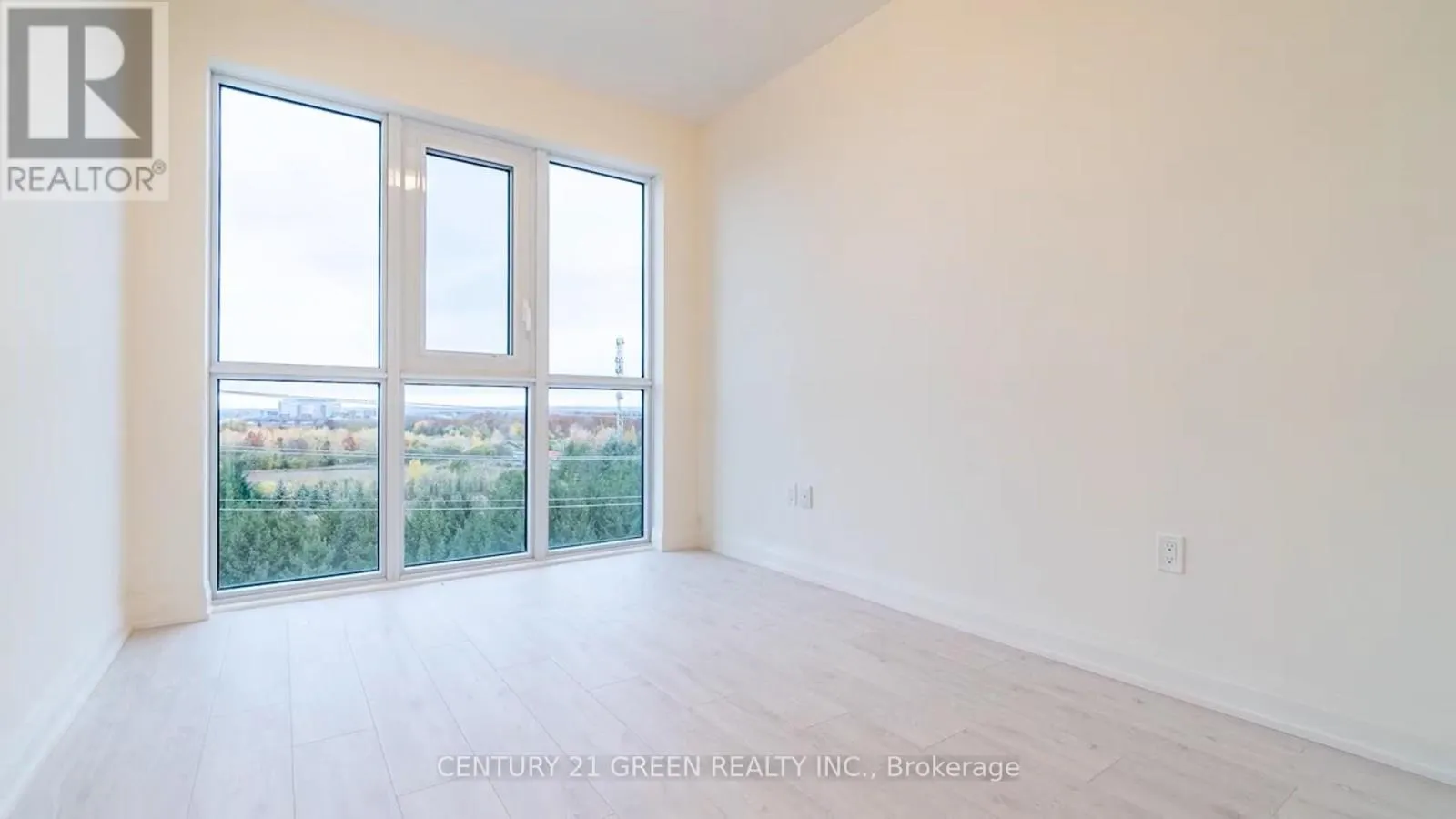 506 - 509 DUNDAS STREET W