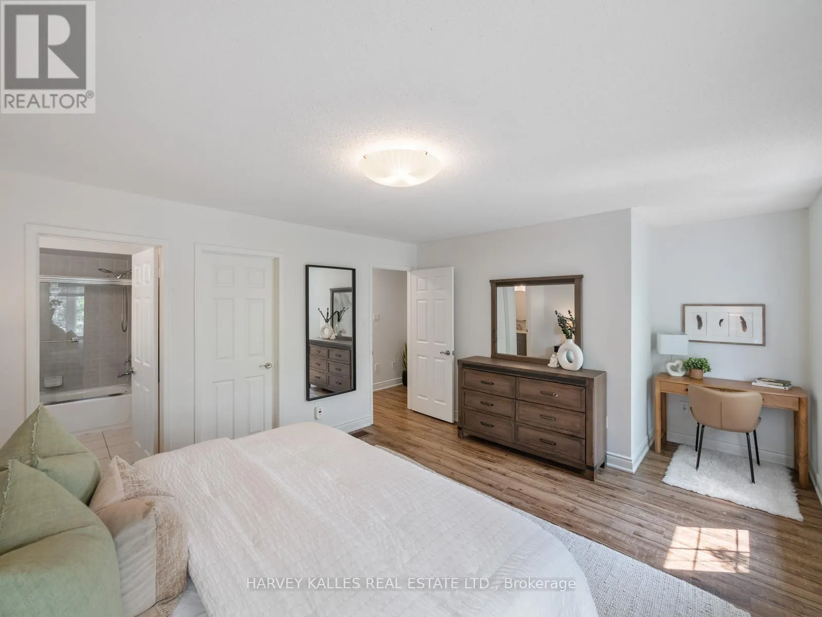 18 - 2340 PARKHAVEN BOULEVARD