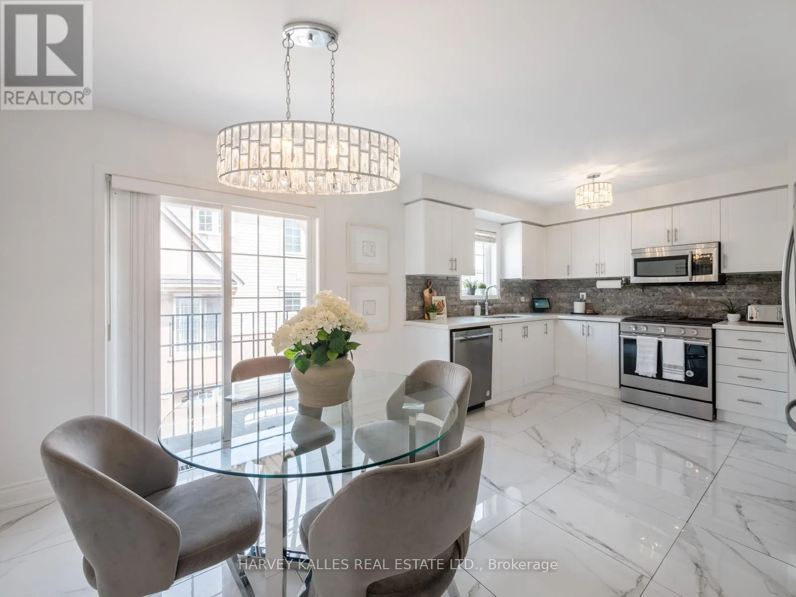 18 - 2340 PARKHAVEN BOULEVARD
