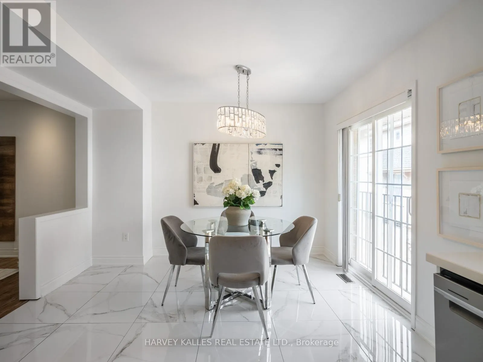 18 - 2340 PARKHAVEN BOULEVARD
