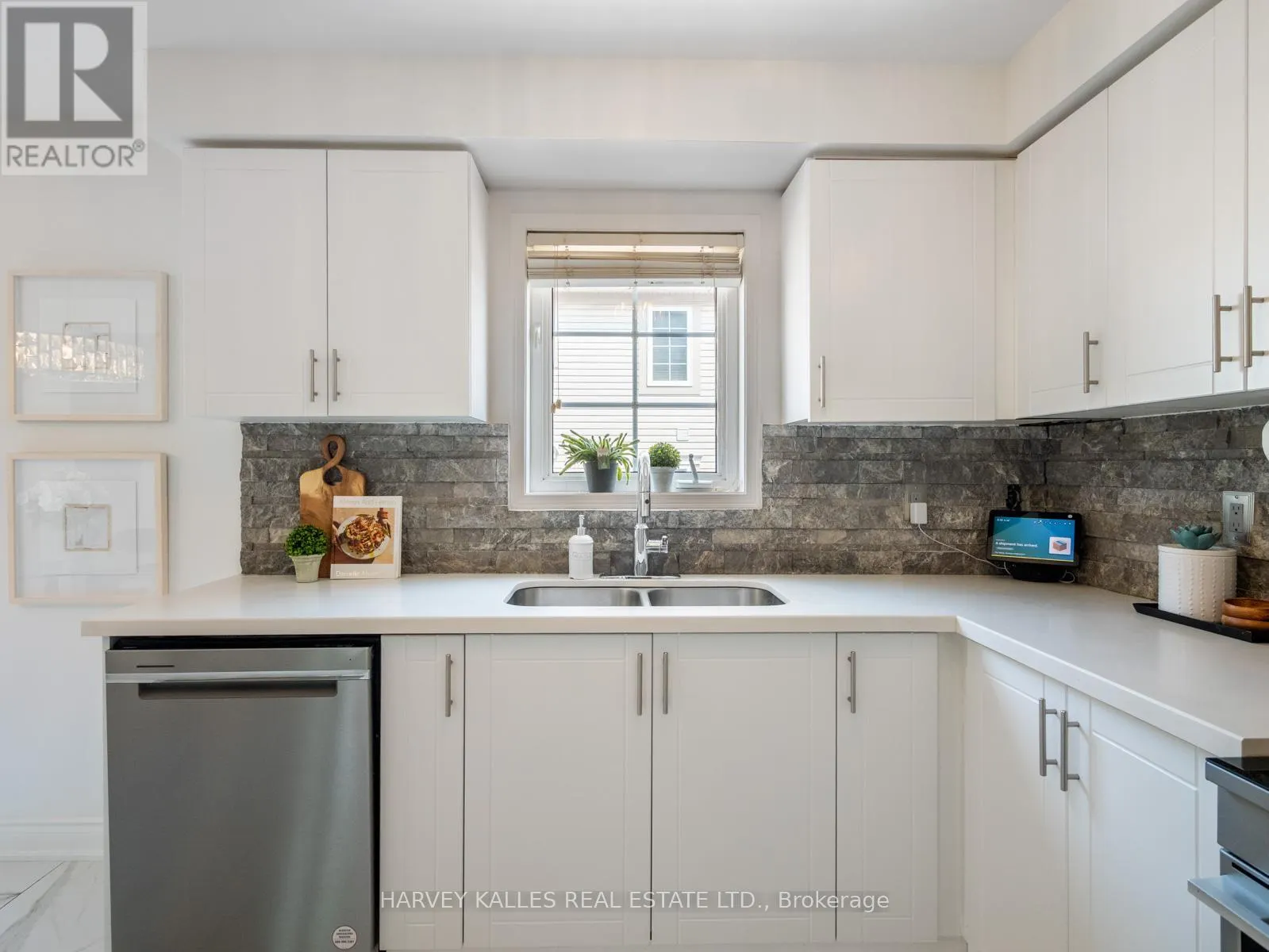 18 - 2340 PARKHAVEN BOULEVARD