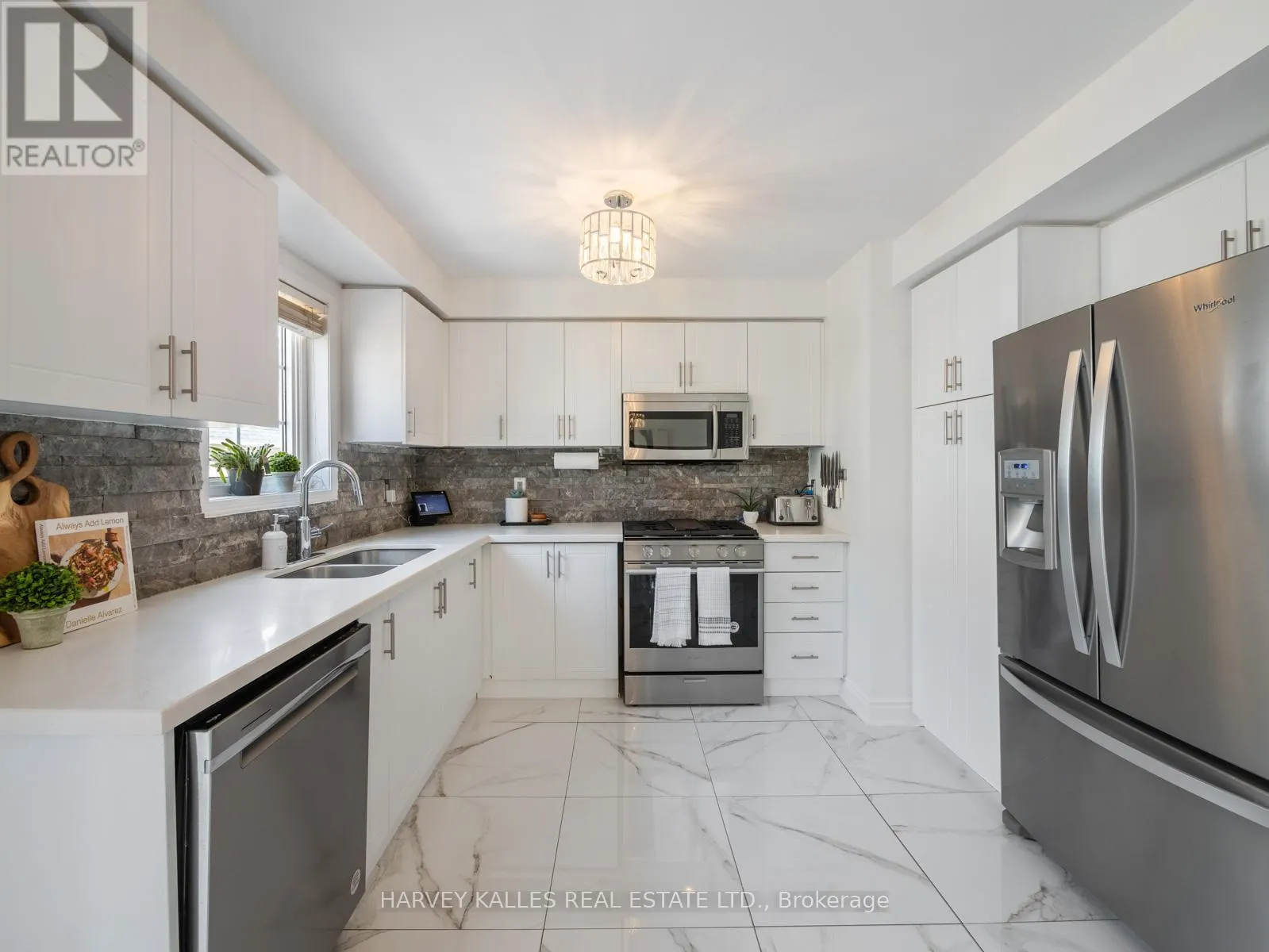 18 - 2340 PARKHAVEN BOULEVARD