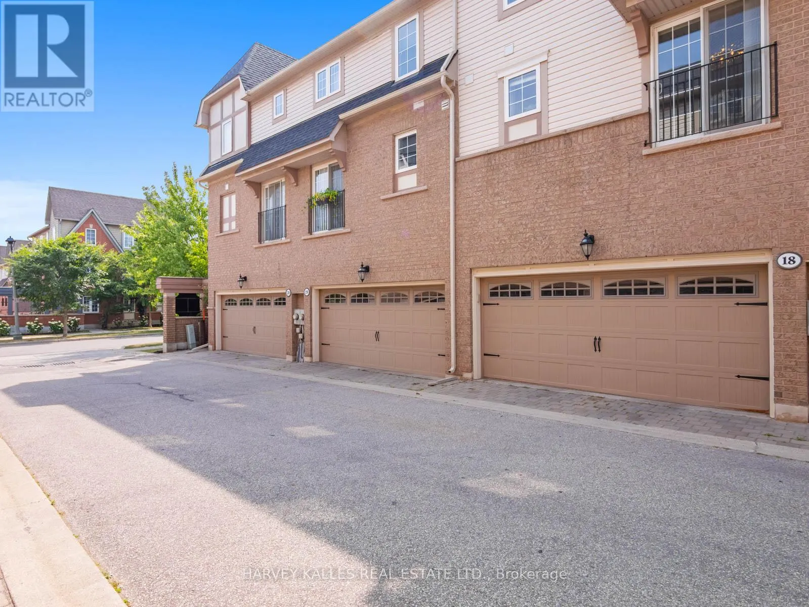 18 - 2340 PARKHAVEN BOULEVARD