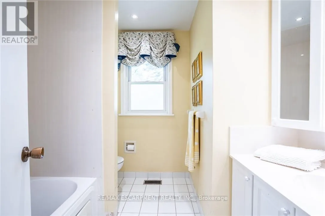 426 NORTH SHORE BOULEVARD W