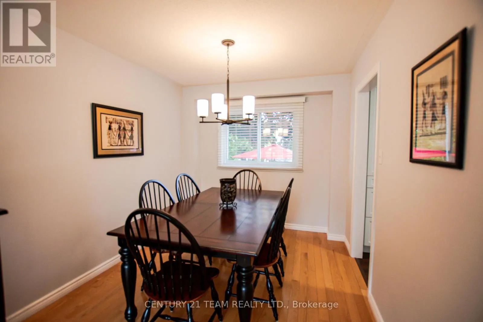 17 RUDDELL CRESCENT