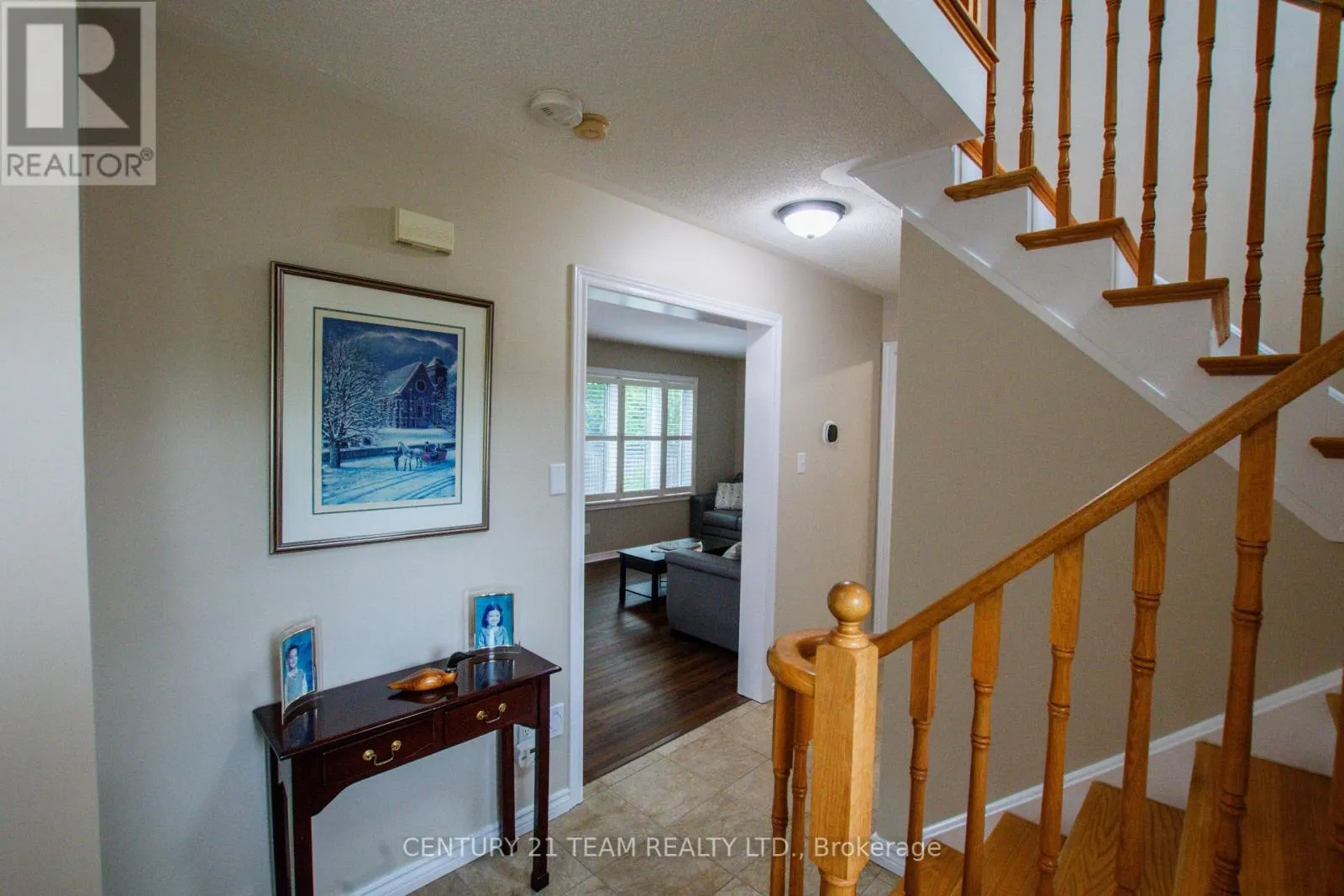 17 RUDDELL CRESCENT