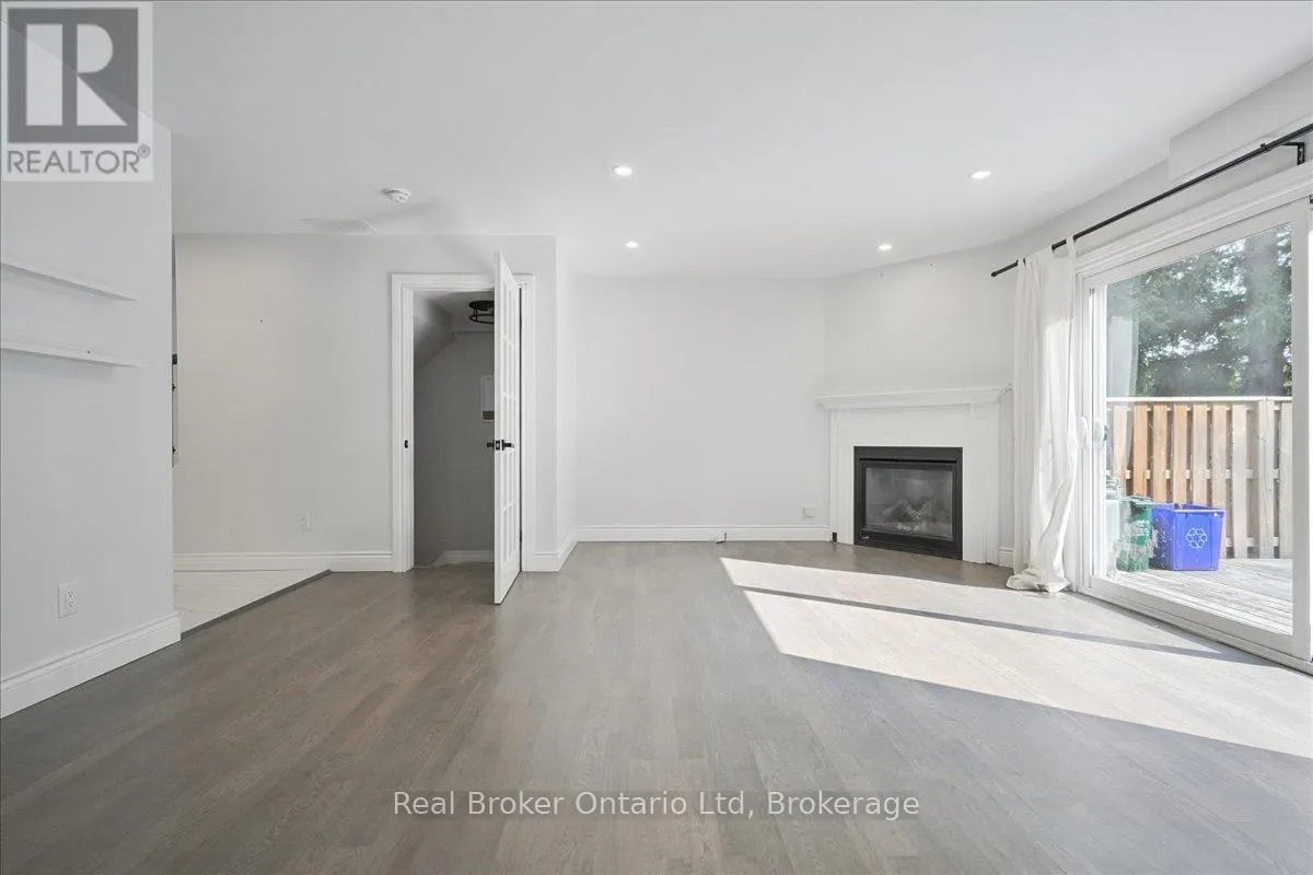 667 WOODWARD AVENUE