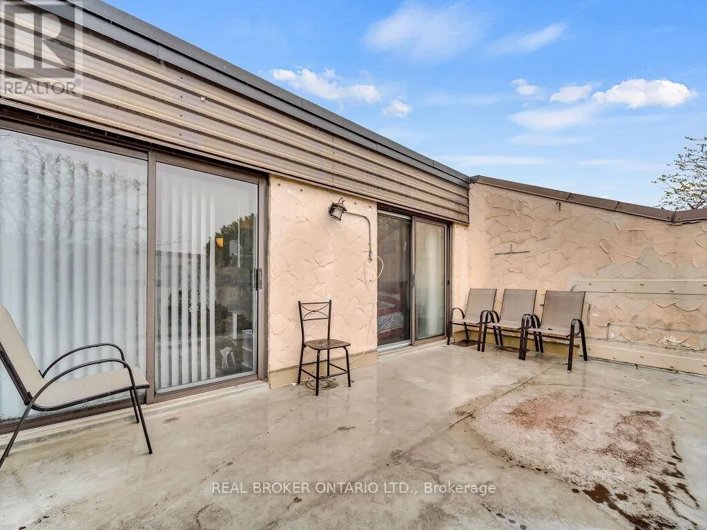 128 - 1050 FALGARWOOD DRIVE