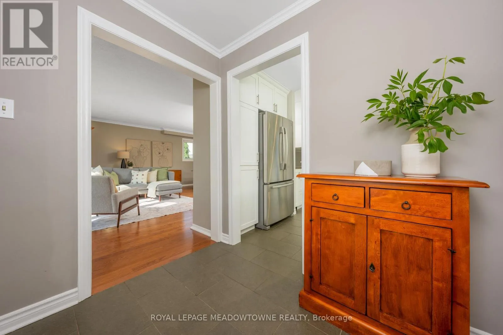 8 LUCINDA PLACE