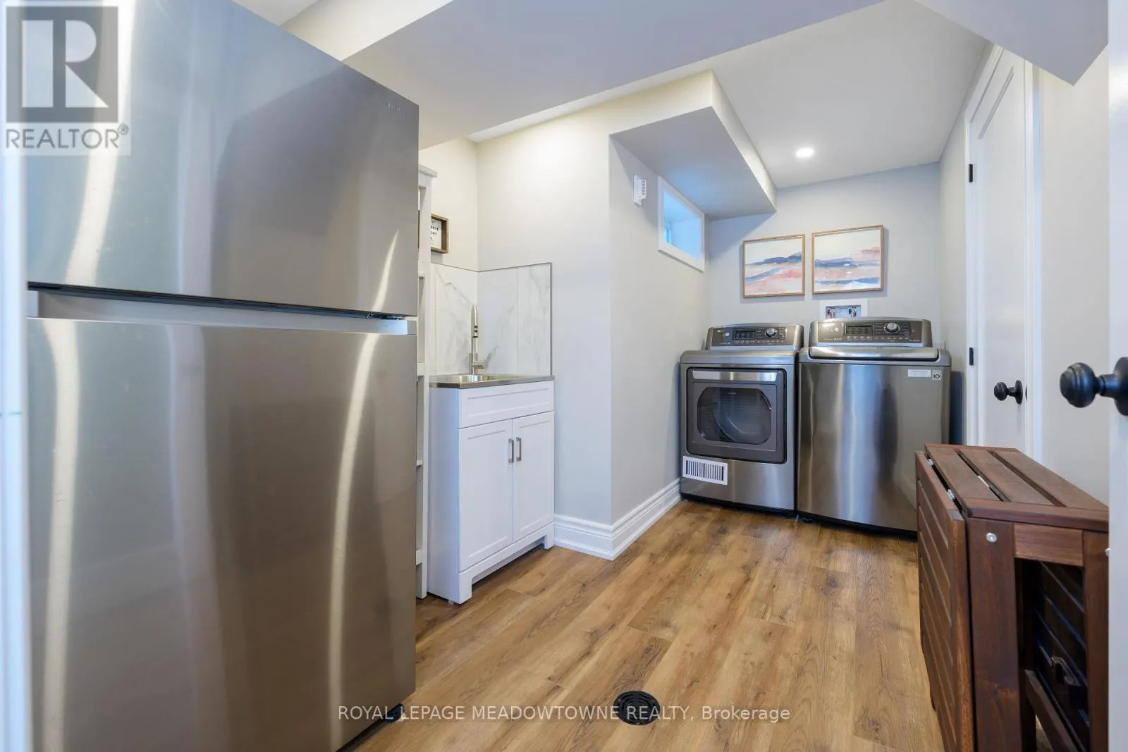 8 LUCINDA PLACE