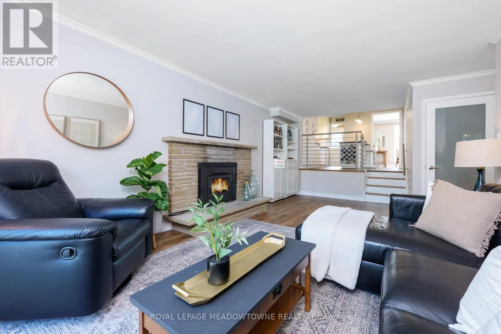 8 LUCINDA PLACE