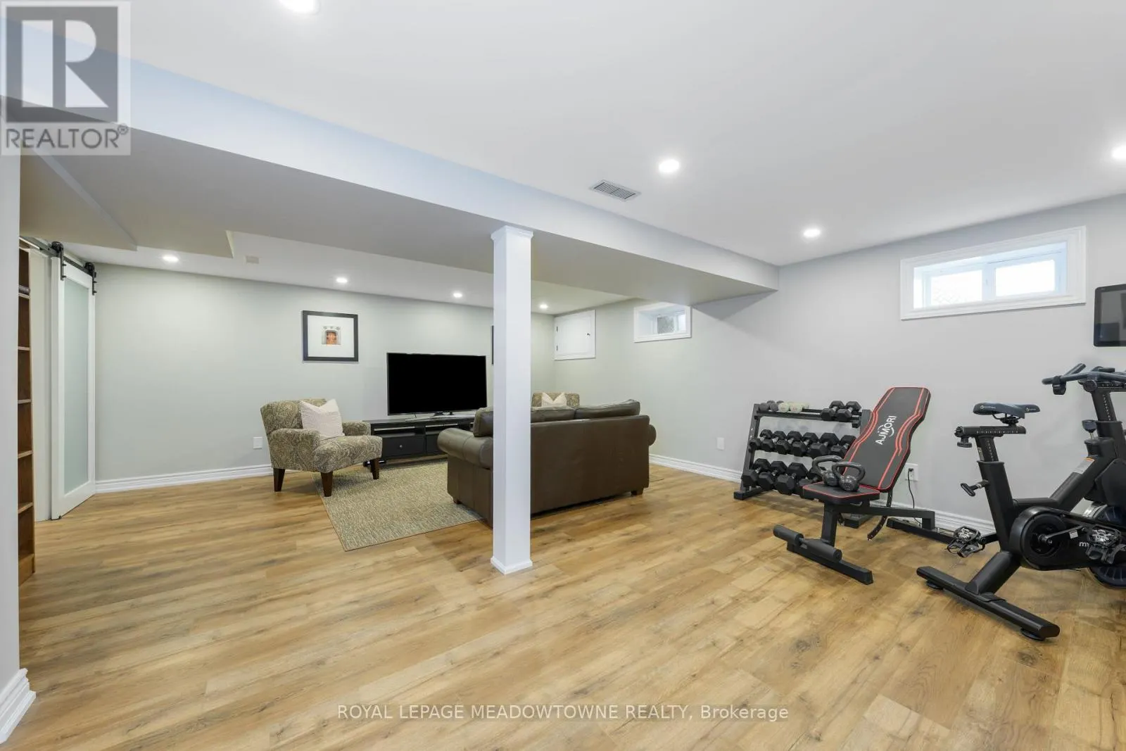 8 LUCINDA PLACE