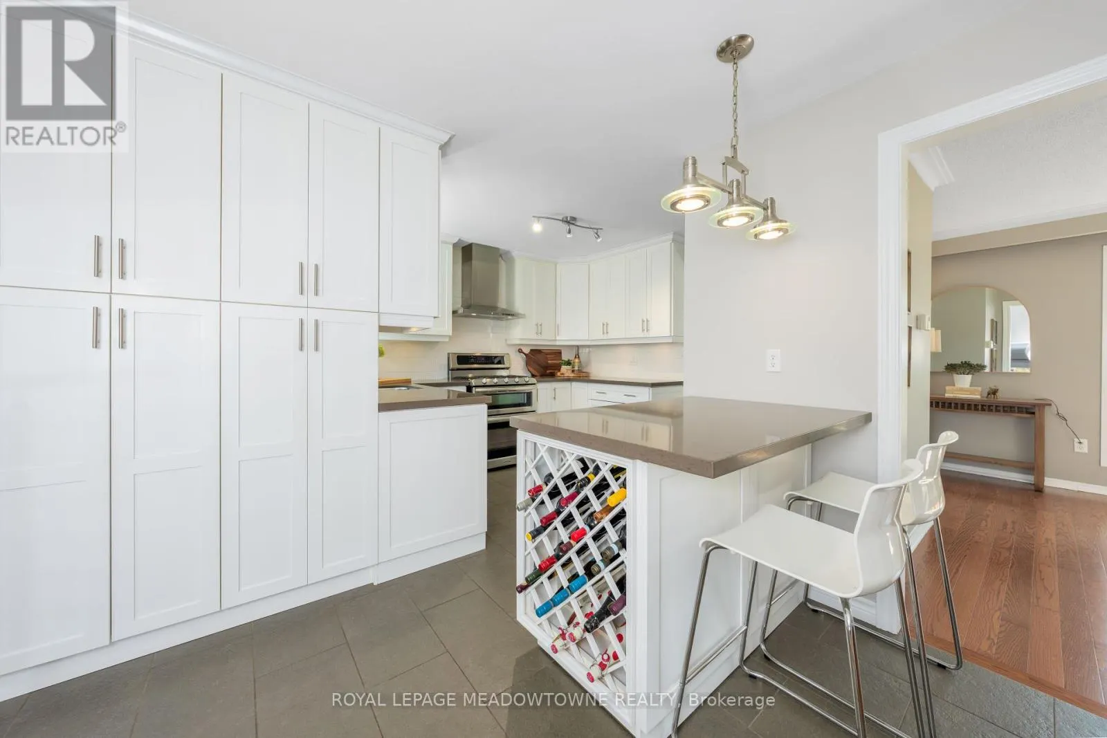 8 LUCINDA PLACE