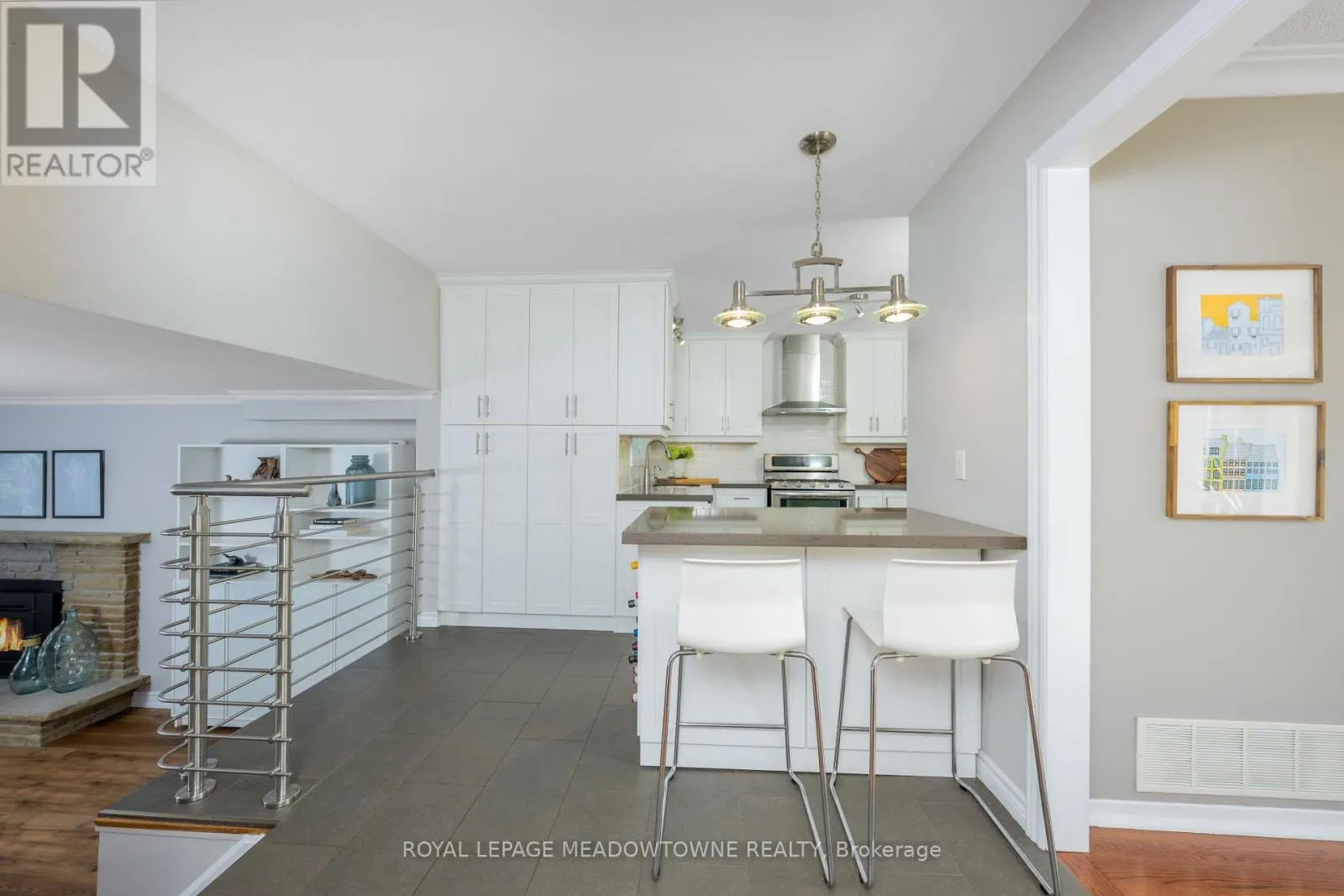 8 LUCINDA PLACE