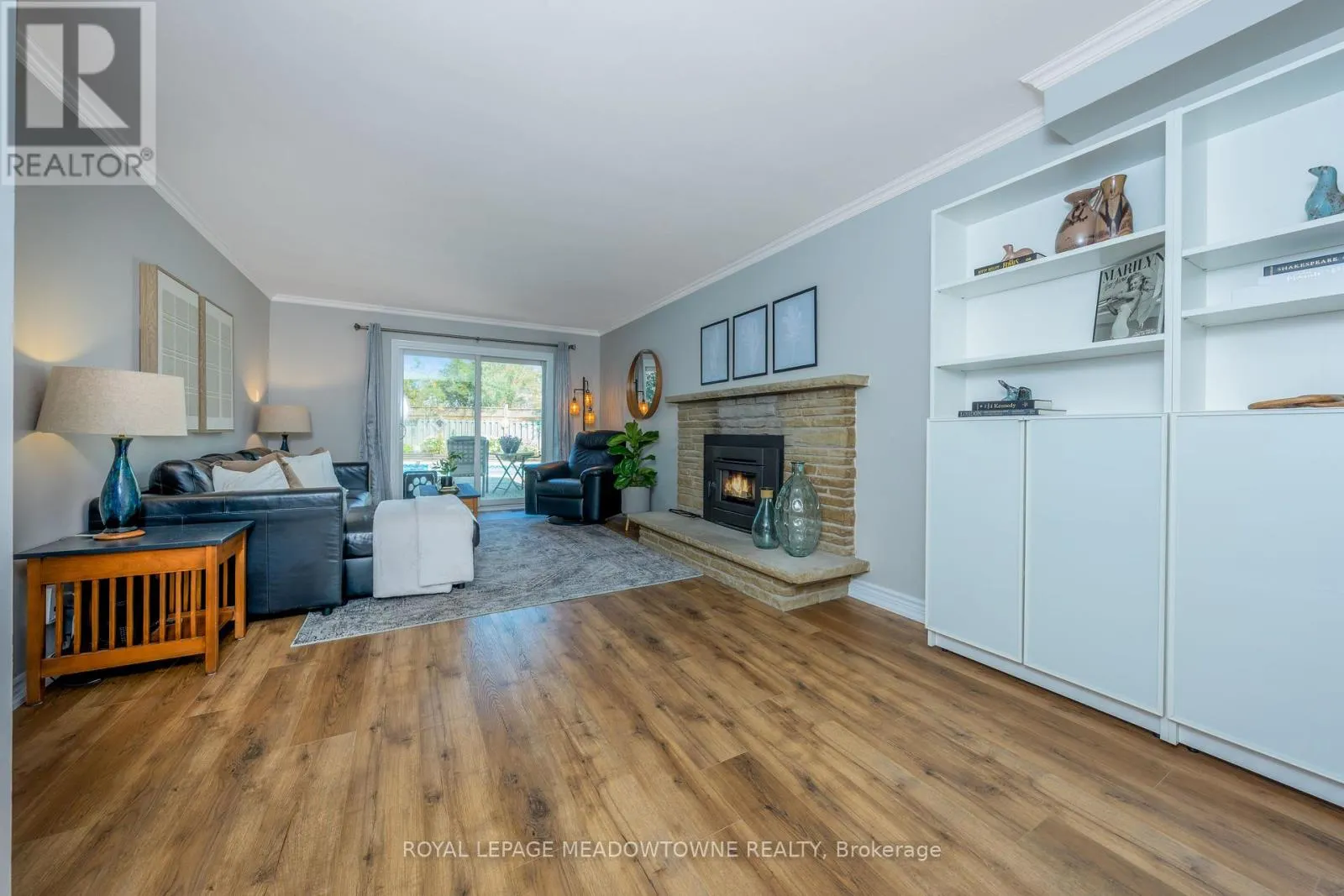 8 LUCINDA PLACE