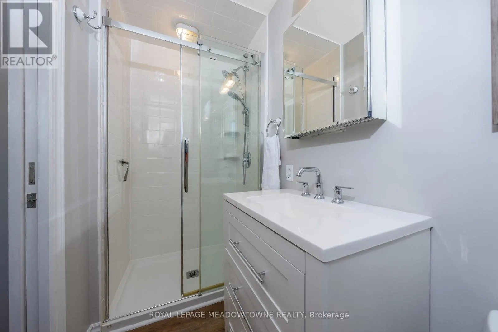 8 LUCINDA PLACE