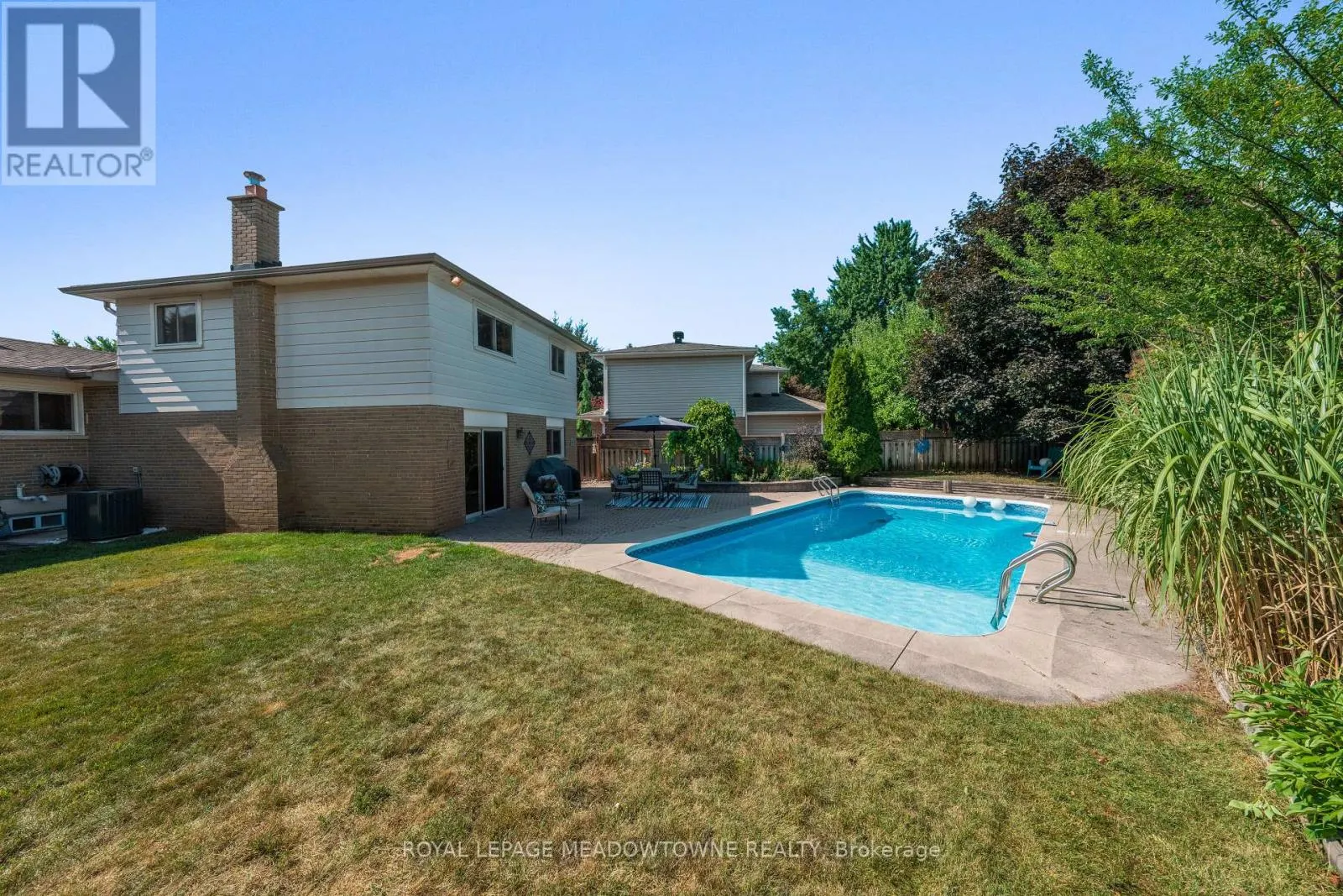 8 LUCINDA PLACE