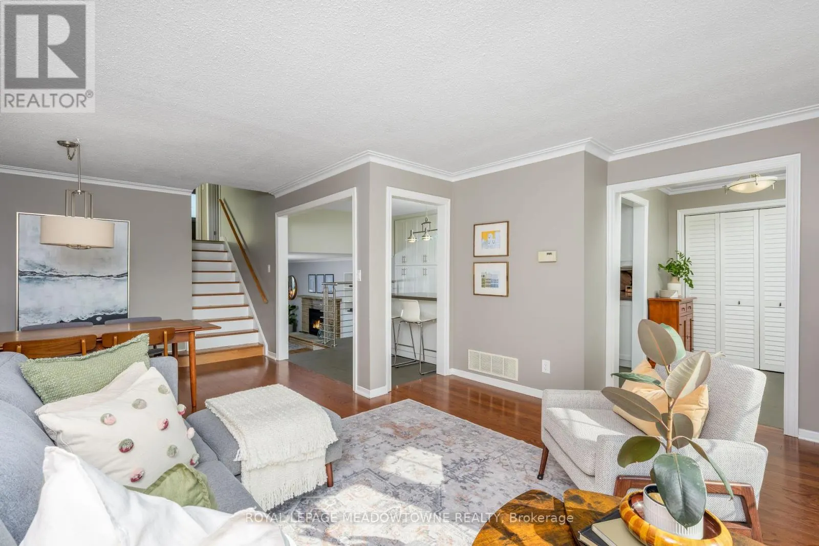 8 LUCINDA PLACE