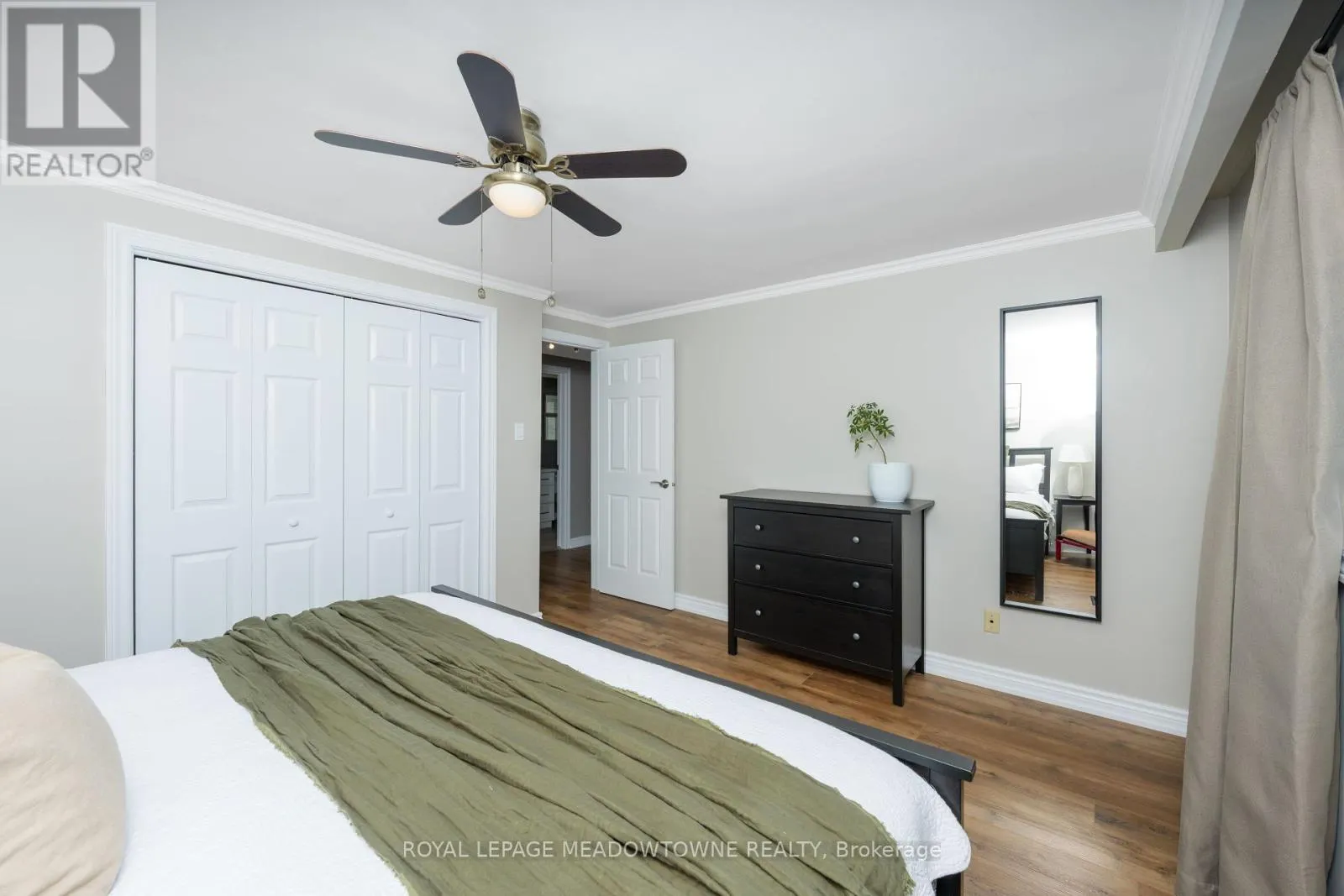 8 LUCINDA PLACE