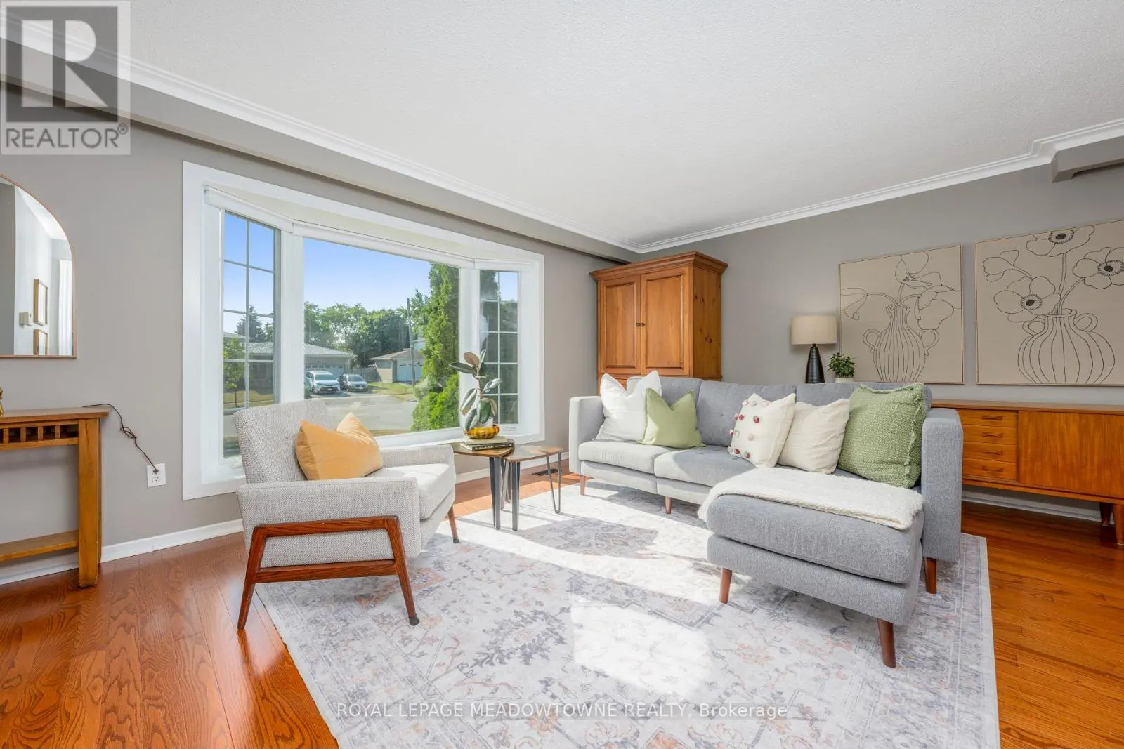 8 LUCINDA PLACE