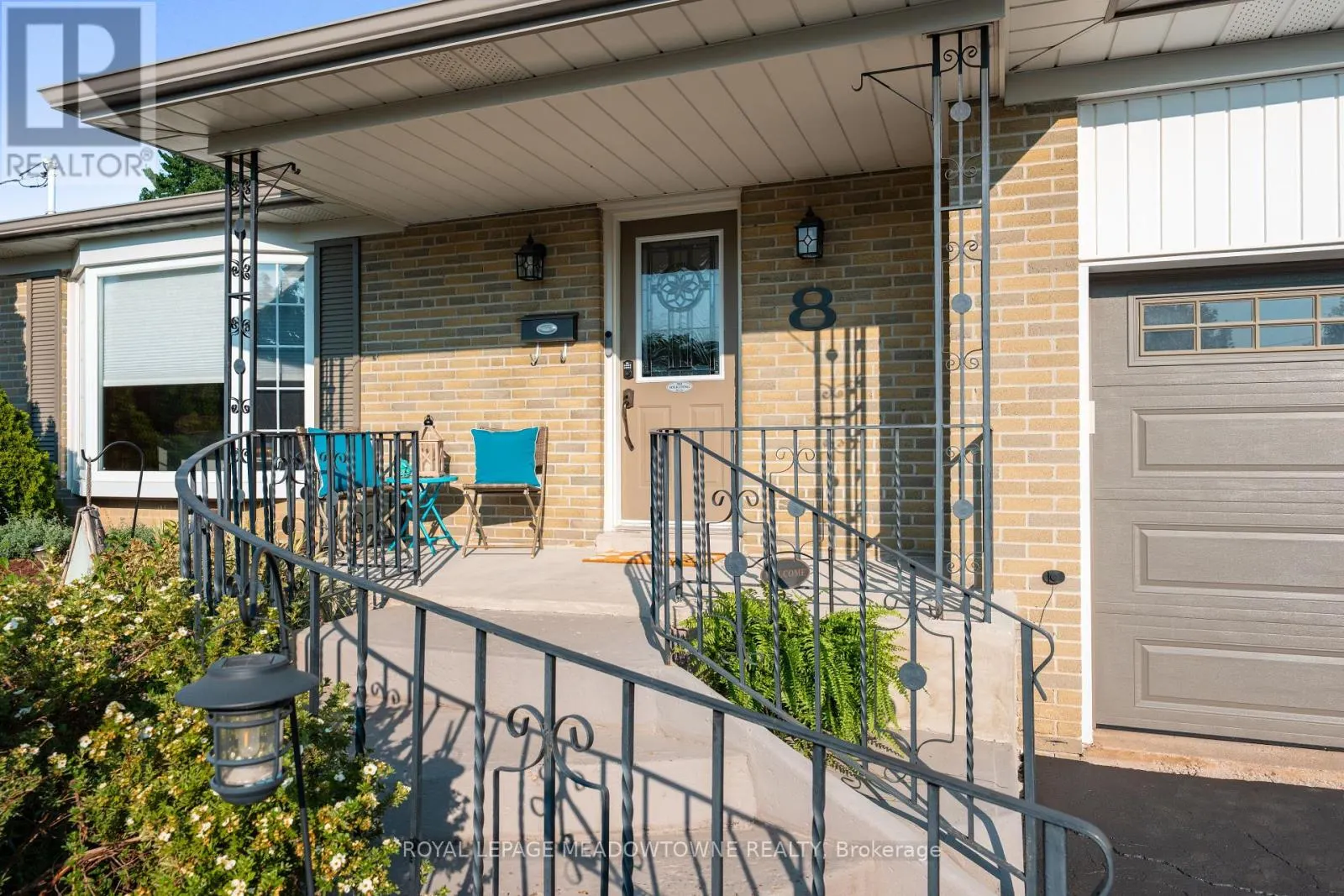 8 LUCINDA PLACE