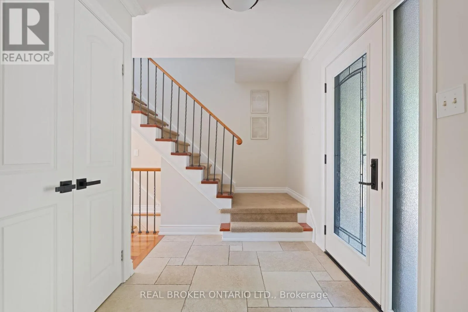264 TROWBRIDGE PLACE