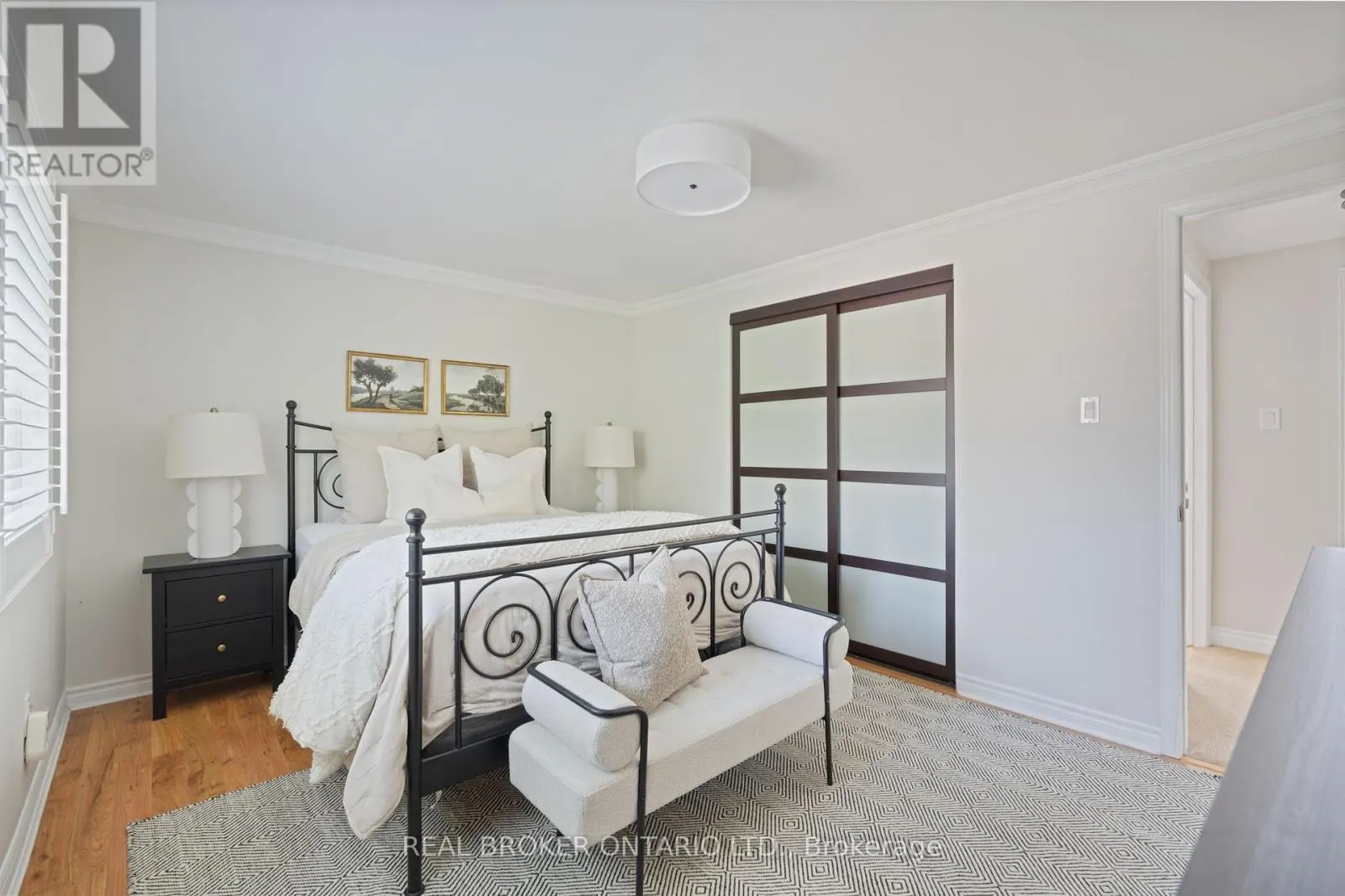 264 TROWBRIDGE PLACE