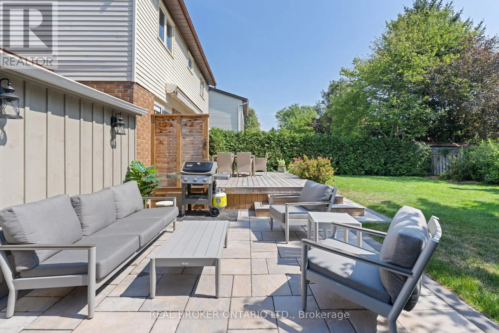 264 TROWBRIDGE PLACE