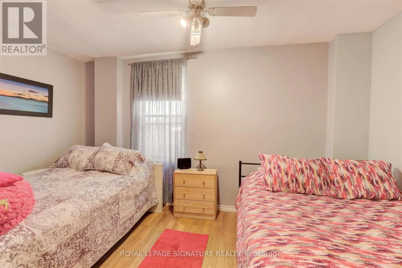 3142 DUNDAS STREET W