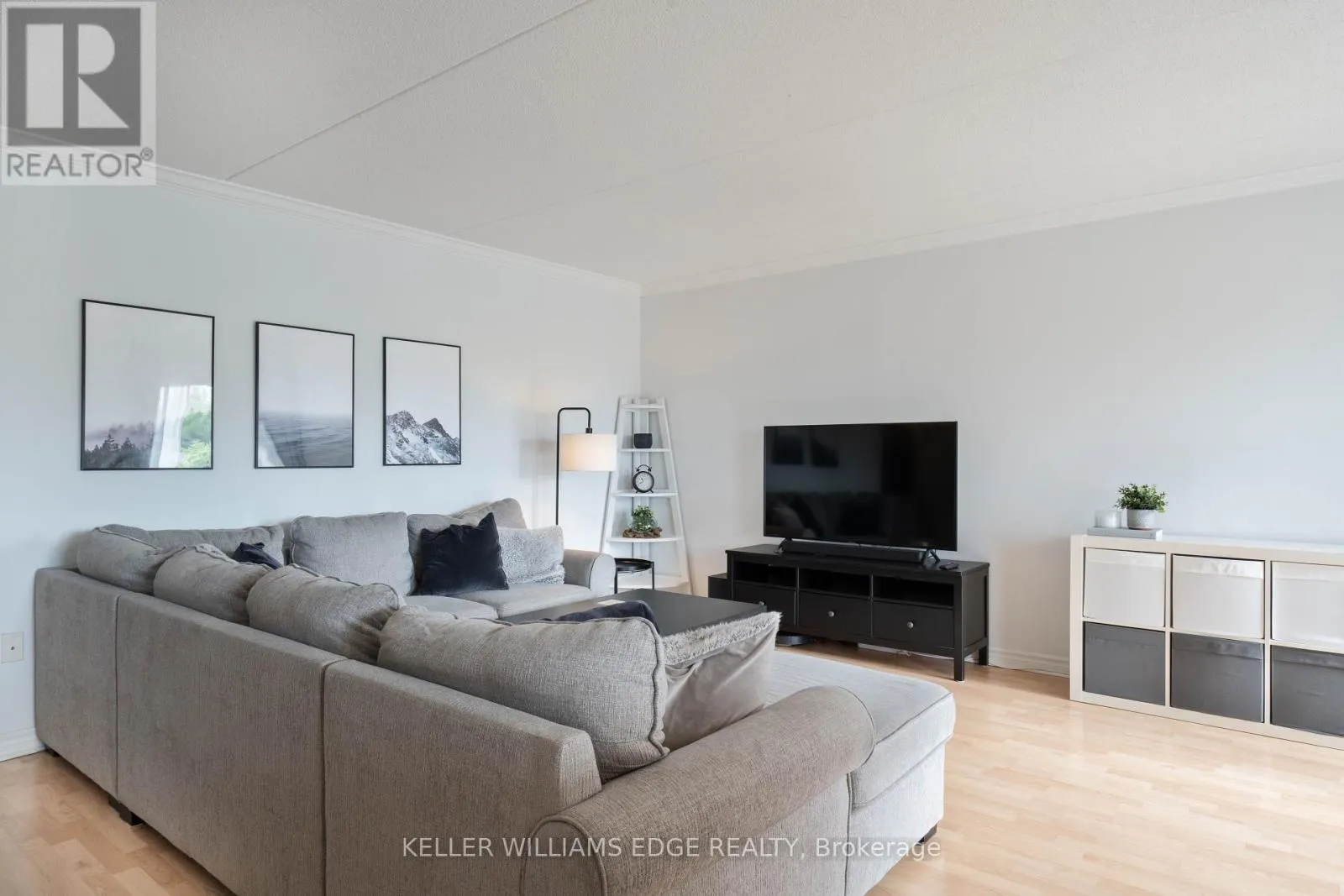 304 - 4450 FAIRVIEW STREET