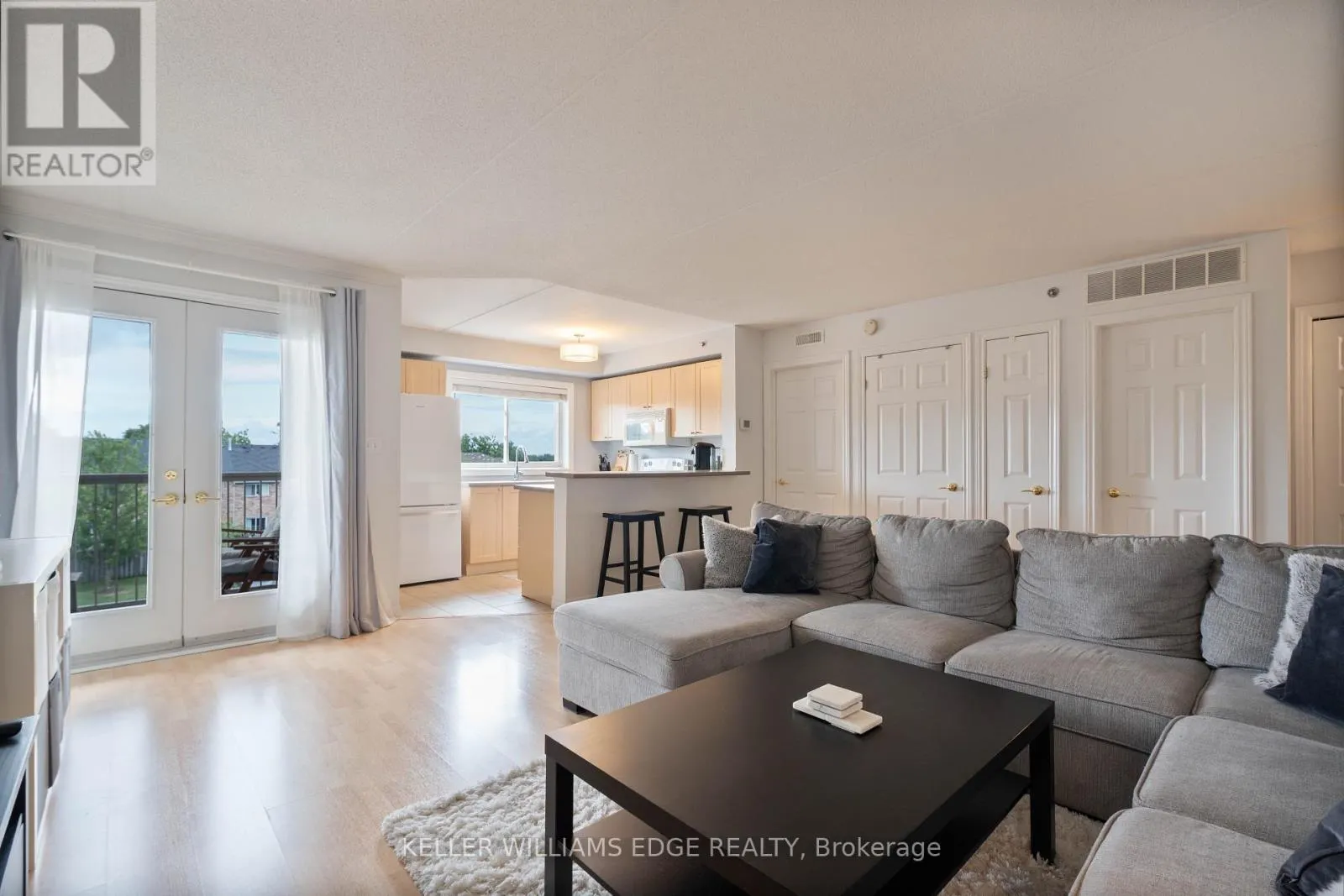 304 - 4450 FAIRVIEW STREET