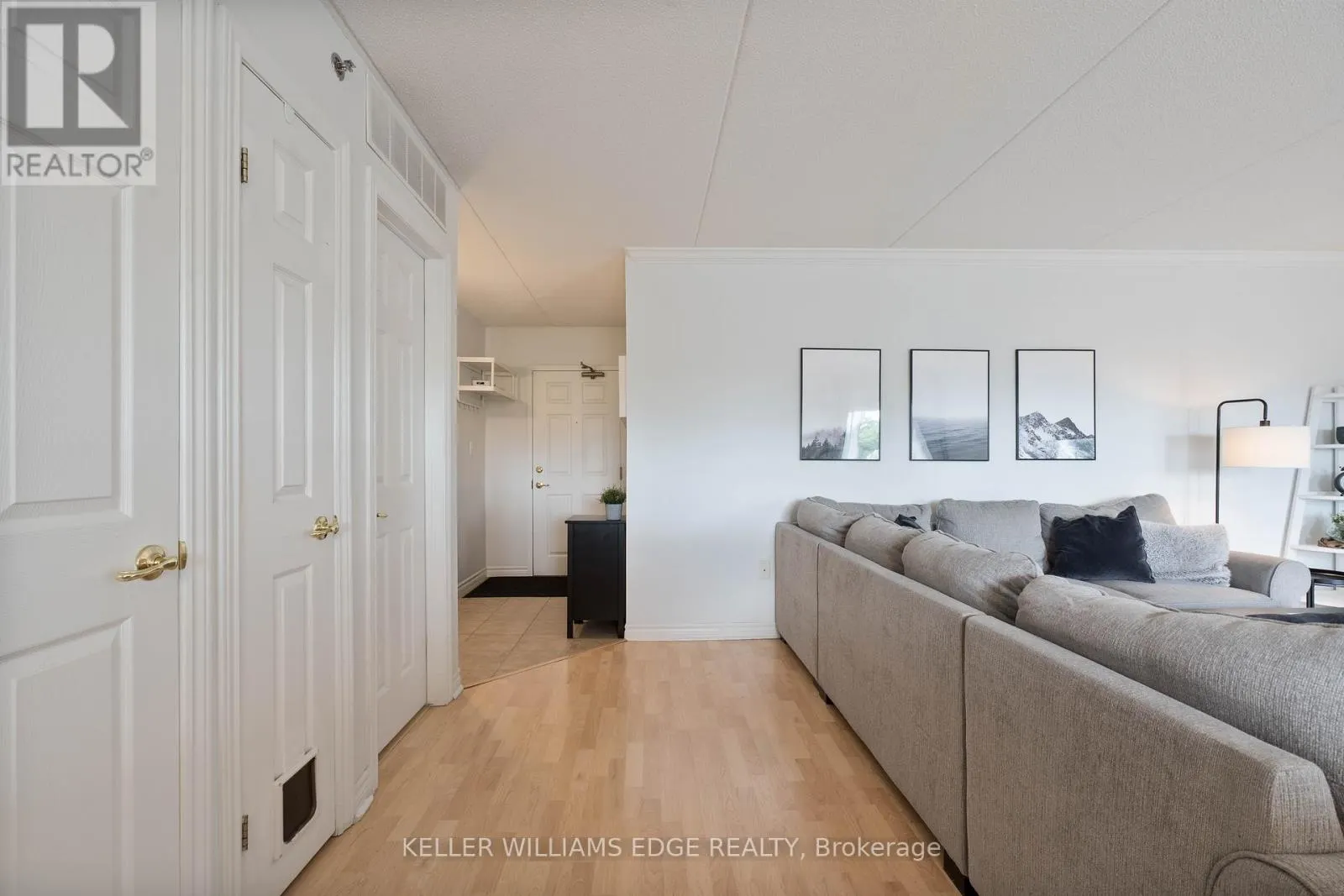 304 - 4450 FAIRVIEW STREET