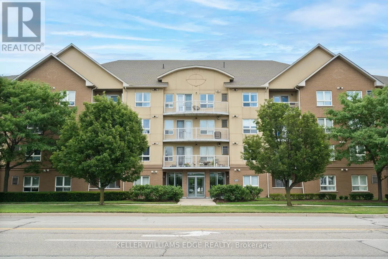 304 - 4450 FAIRVIEW STREET