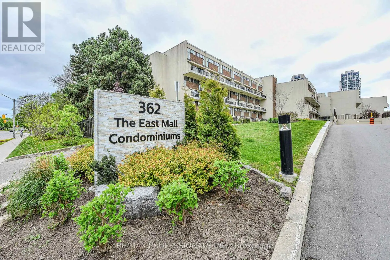 302 - 362 THE EAST MALL