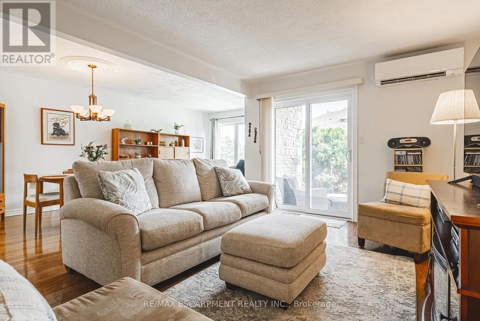 6 - 3050 PINEMEADOW DRIVE