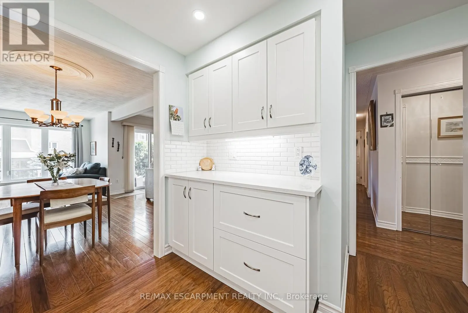 6 - 3050 PINEMEADOW DRIVE