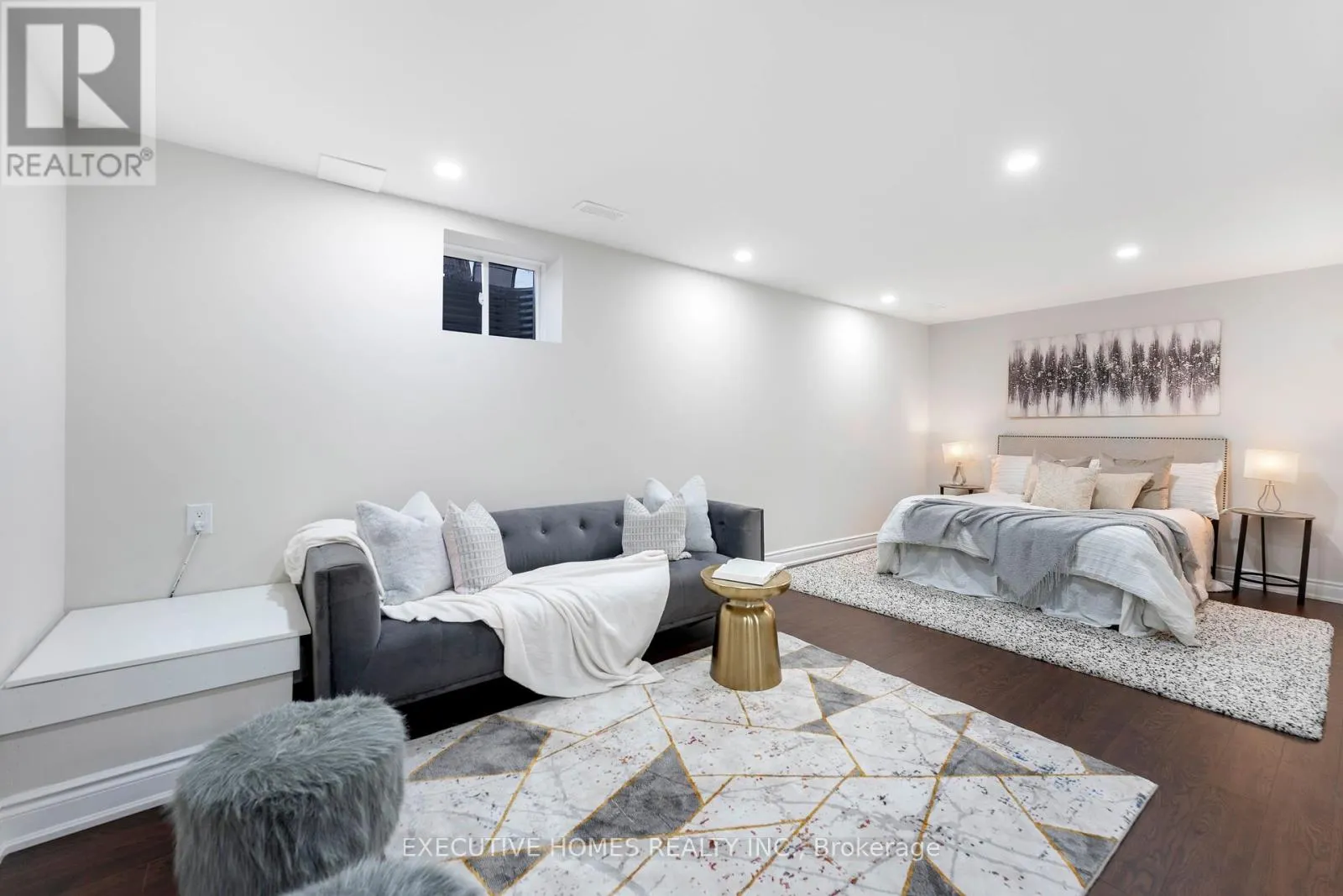 1496 FARMSTEAD DRIVE