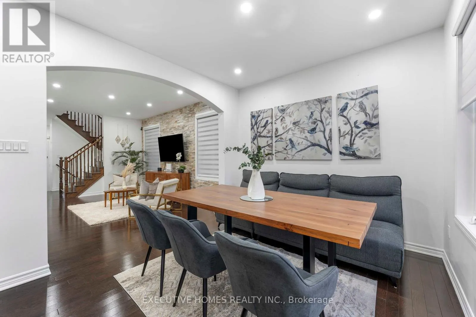 1496 FARMSTEAD DRIVE