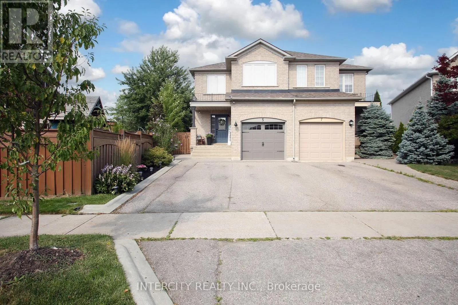 5 HUMBERSHED CRESCENT