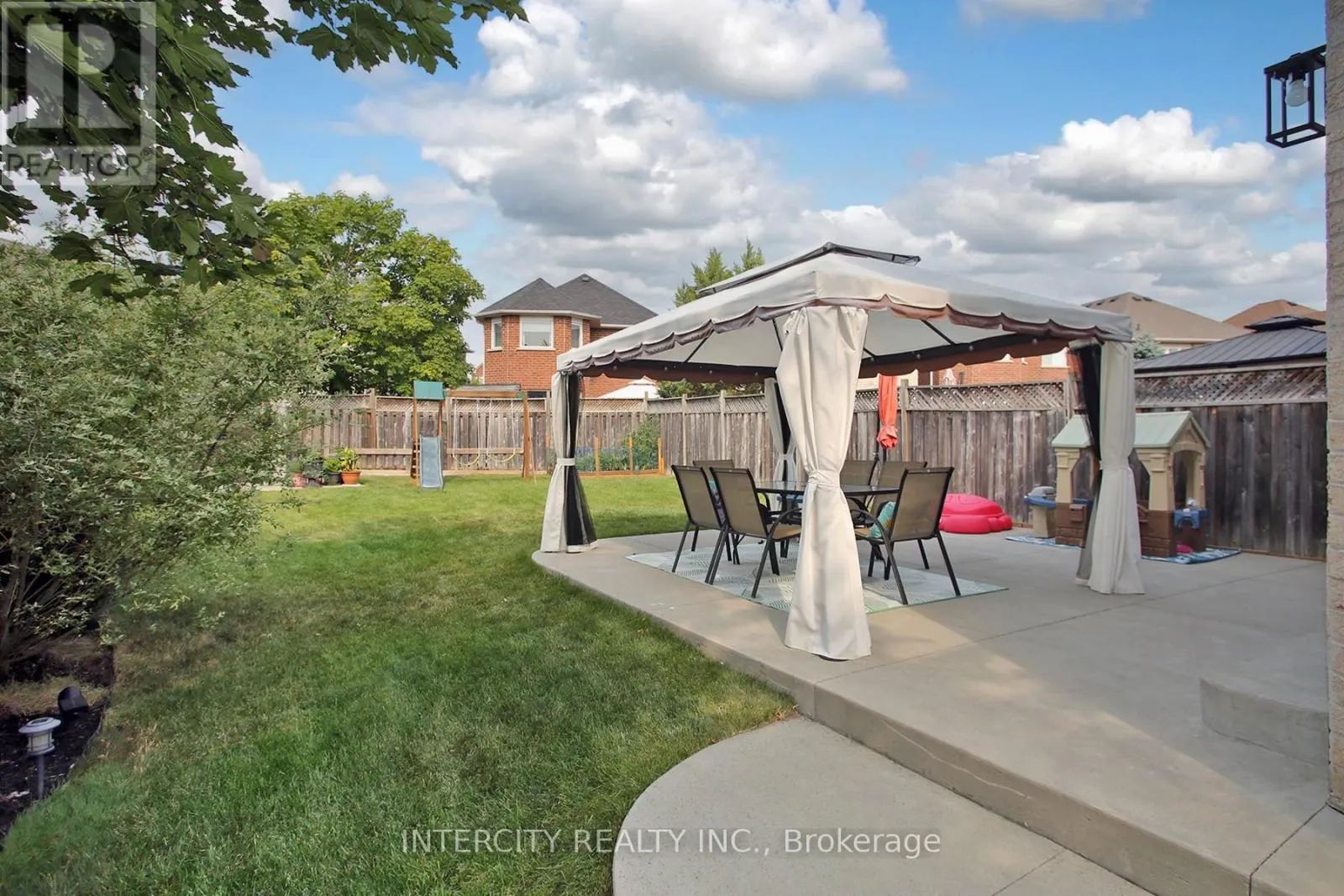 5 HUMBERSHED CRESCENT