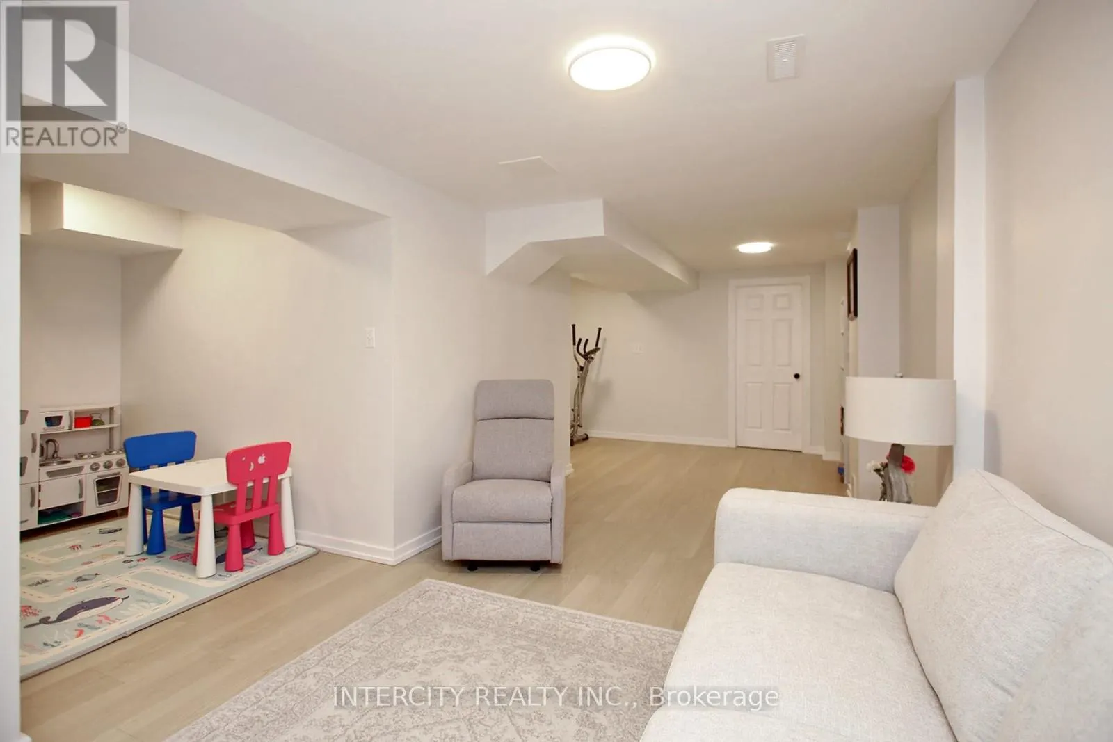 5 HUMBERSHED CRESCENT