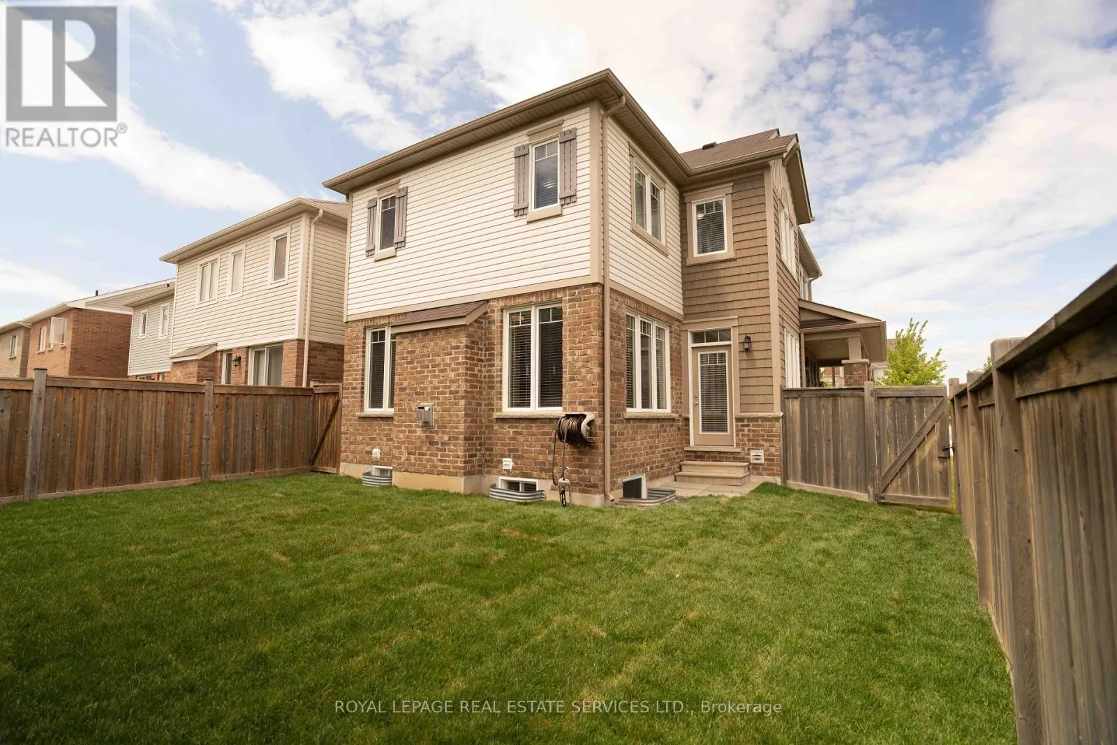 974 PENSON CRESCENT