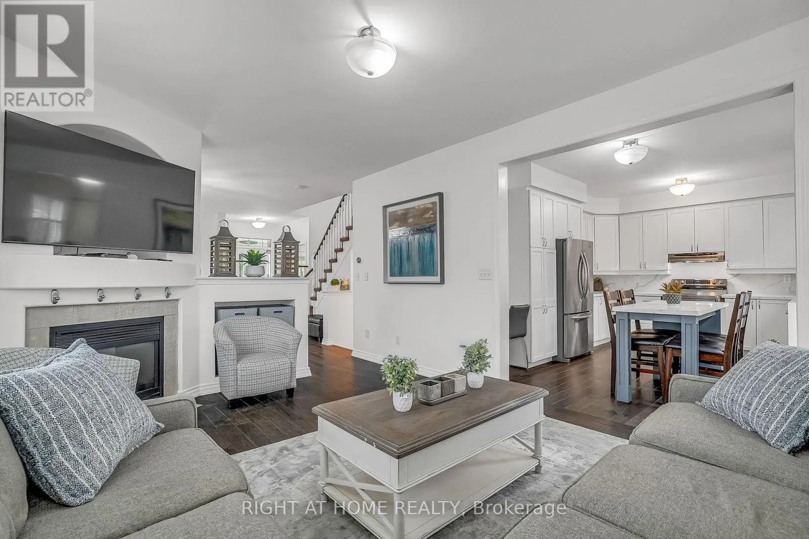 928 LANCASTER BOULEVARD
