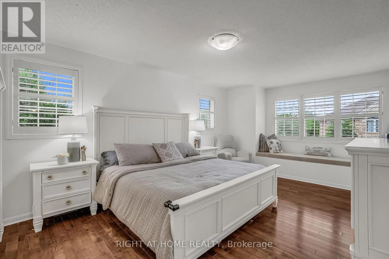 928 LANCASTER BOULEVARD