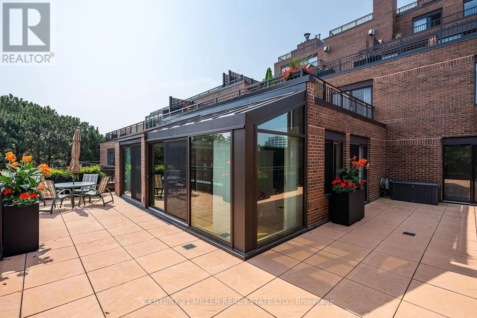 710 - 100 LAKESHORE ROAD E