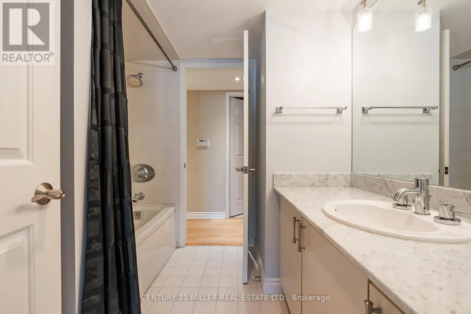 710 - 100 LAKESHORE ROAD E