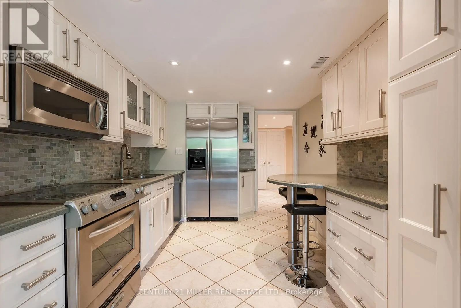 710 - 100 LAKESHORE ROAD E
