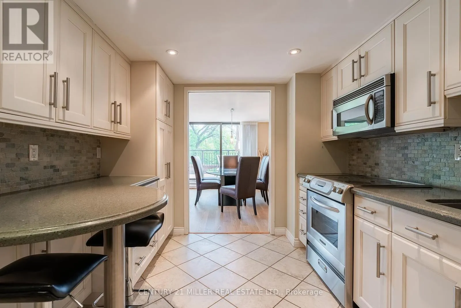 710 - 100 LAKESHORE ROAD E