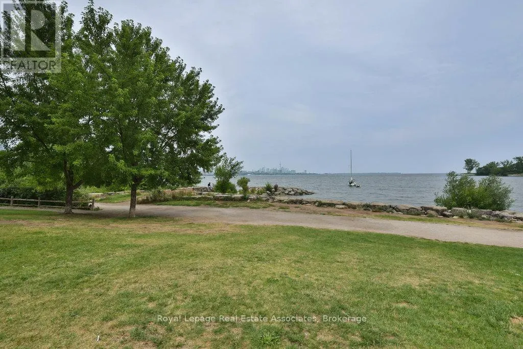 1514 - 2083 LAKESHORE BOULEVARD W
